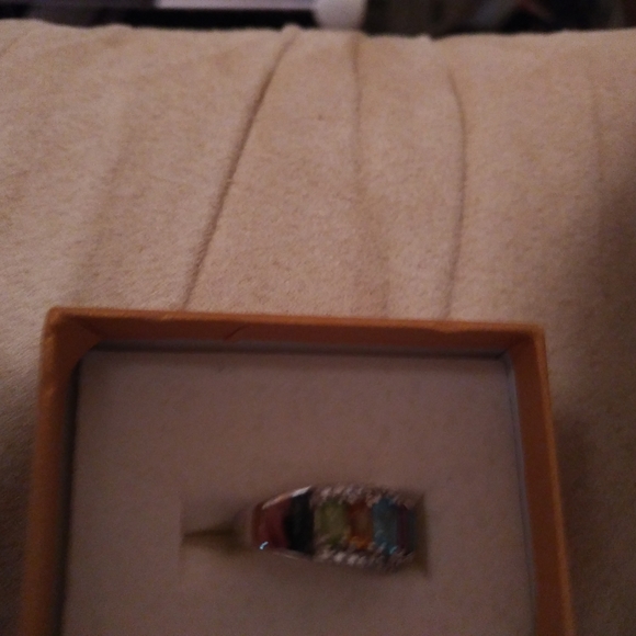 Brand new (without tags) Sterling silver ring - Picture 3 of 4
